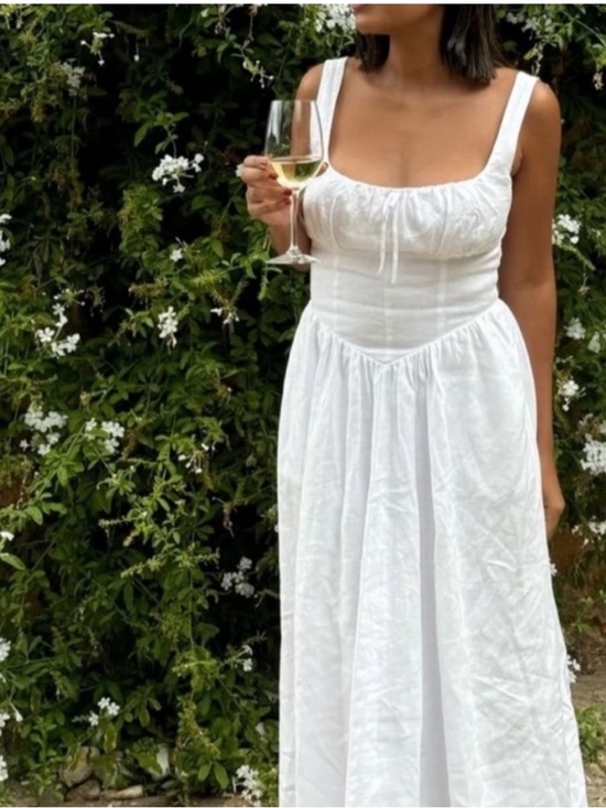 Reformation Dresses & Skirts - ✨NEW✨Reformation Balia Linen Midi Dress in
White